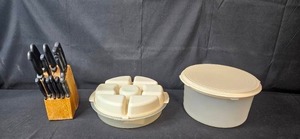 lot 409 image: Knife Block Set with Assorted Knives (matching & complete set unverified - refer to pics) & 2 Tupperware Containers