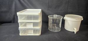 lot 441 image: Plastic Storage Bins and Beverage Dispenser Set