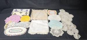 lot 454 image: Large Collection of Vintage Crochet Doilies and Linens