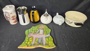 lot 423 image: Assorted Kitchenware Set with Unique Art Piece