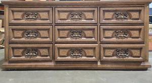 lot 435 image: Vintage Oak 9-Drawer Dresser with Brass Tone Handles