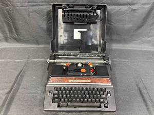 lot 389 image: Vintage Brother Correct-O-Ball XL-I Typewriter