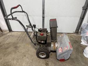 lot 471 image: Craftsman 522 Snow Blower with Electric Start - untested