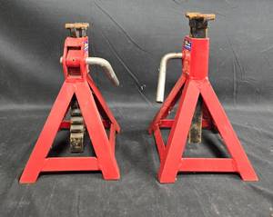 lot 497 image: Pair of MVP Pro-Lift 2-Ton Jack Stands