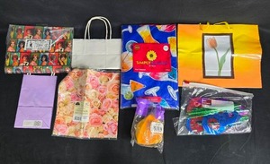 lot 507 image: Assorted Gift Bags and Wrapping Papers