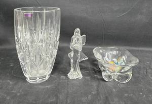 lot 526 image: Crystal Collection Marquis Vase, Angel Figurine, and Trinket Dish with Decorative Marbles