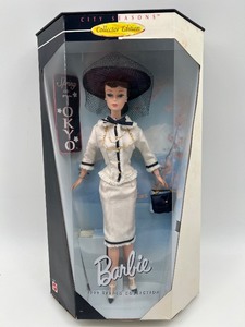 lot 6 image: Barbie City Seasons Collector Edition - Spring in Tokyo 1995