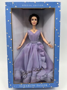 lot 9 image: Elizabeth Taylor White Diamonds Special Edition Doll