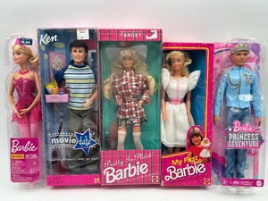 lot 197 image: Set of 5 Barbie and Ken Dolls Assortment
