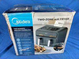 lot 114 image: Midea 8.4-Qt. Two-Zone Air Fryer