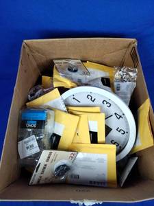 lot 160 image: Box of Amazon General Merchandise Items