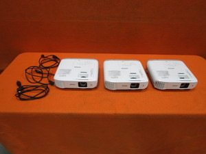 lot 61 image: (3) Epson PowerLite 970 Projectors