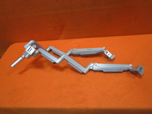 lot 72 image: Dual Monitor Mount