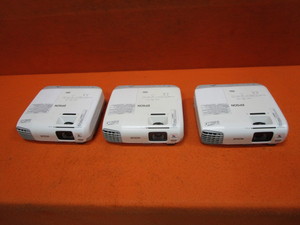 lot 66 image: (3) Epson PowerLite 955WH Projectors