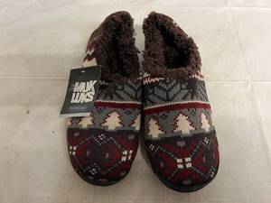 Pair of Brown Muk Luks Slippers - Size Medium