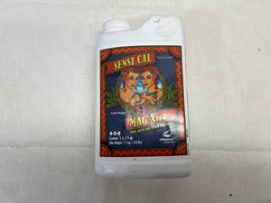 1qt Sensi Cal Mag Xtra-Iron, Kelp and Micro Nutrients-Advanced Nutrients