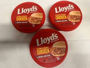 EE. 3x 16oz Lloyds Seasoned Shredded Chicken in BBQ Sauce
