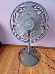 lot 300 image: Gray Lasko Oscillating Floor Fan