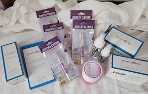 lot 199 image: Jewelry Cleaner Products