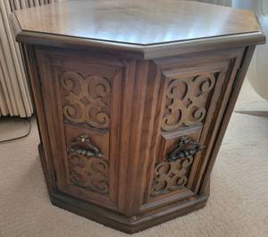 lot 21 image: Retro Double Door Hexagonal Side Table