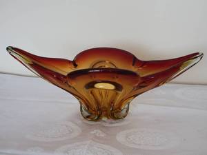 lot 118 image: Smokey Topaz Pulled Glass Art Glass Centerpiece