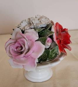 lot 215 image: Thorley English Bone China Bouquet, as