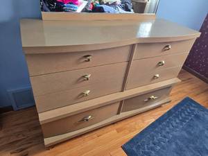 lot 8 image: Retro Vintage Bassett Vanity Dresser with Mirror