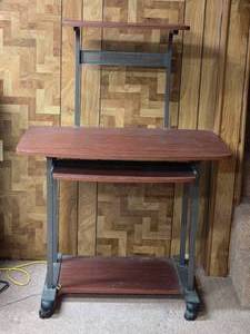 lot 246 image: Contemporary Rolling Caster Computer Workstation