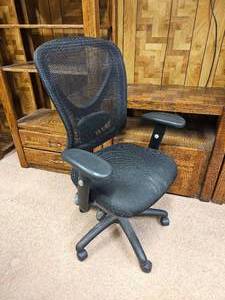 lot 246B image: Robust Office Chair