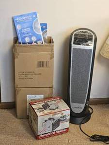 lot 300A image: Household Fan Bundle