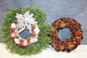 lot 50 image: Set of 2 Holiday Wreaths with Pinecones and Ribbon Decoration