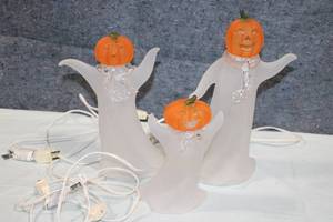lot 57 image: Set of 3 Halloween Pumpkin-Head Ghost Light Figures