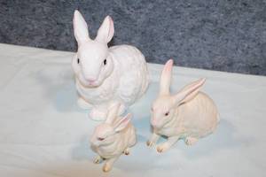 lot 63 image: Set of 3 Ceramic Rabbit Figurines - Various Sizes