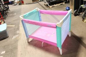 lot 111 image: Graco Rainbow Portable Playard with Carry Case