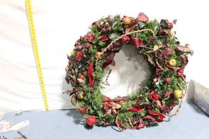 lot 115 image: Festive Holiday Wreath with Faux Fruits and Ribbons
