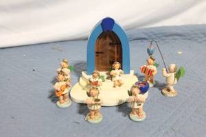 lot 117 image: Vintage Angel Figurine Music Ensemble Set