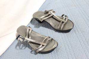 lot 164 image: Naot Metallic Strappy Sandals Size 40