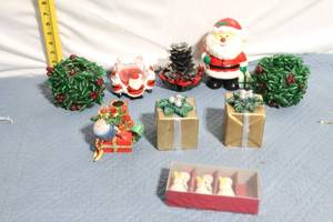 lot 173 image: Assorted Holiday Decor and Ornaments Set