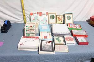 lot 178 image: Large Collection of Assorted Holiday Greeting Cards