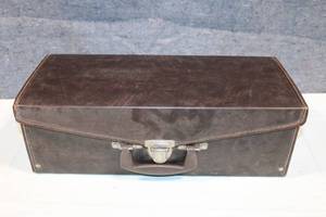 lot 201 image: Vintage 8-Track Tape Case with 20 Assorted Tapes