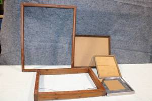 lot 205 image: Set of 4 Assorted Picture Frames in Various Sizes