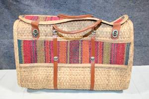 lot 216 image: Vintage Woven Straw Handbag with Colorful Accents and Leather Straps