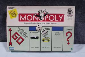 lot 219 image: Classic Monopoly Board Game Set by Parker Brothers