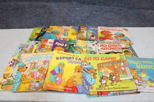 lot 236 image: Collection of 25 Berenstain Bears Childrens Books