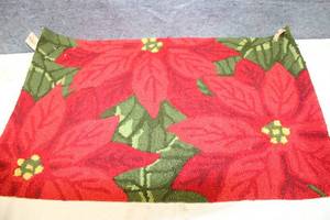 lot 251 image: Floral Design Rectangular Area Rug - 32 x 20