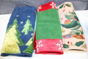 lot 252 image: Set of 3 Distinct Holiday-Themed Area Rugs