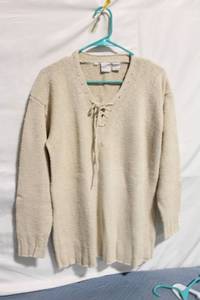 lot 282 image: Womens Silk Blend Sweater by Winter Silks - Size Large