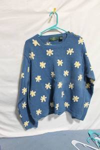 lot 284 image: Orvis Blue Sweater with Yellow Floral Pattern, Size L