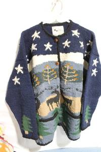 lot 289 image: Planet Earth Imports Hand-Knit Wool Sweater Made in Bolivia