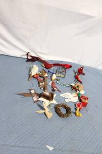 lot 296 image: Lot of 20 Bird-Themed Christmas Ornaments